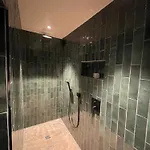 Villa La Chapelle Du Carmel - Centre - 340 M2 - - Cinema - Parking - Reims