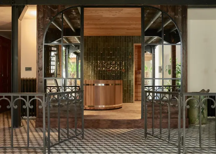 La Chapelle Du Carmel - Centre - 340 M2 - - Cinema - Parking - Villa