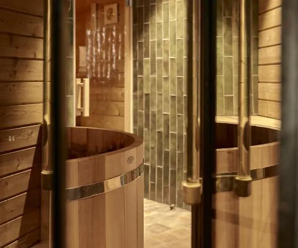 Villa La Chapelle Du Carmel - Centre - 340 M2 - - Cinema - Parking -